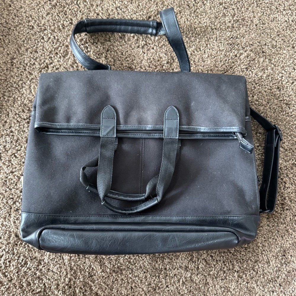 BÉIS Convertible Backpack – Black - Picture 9 of 10